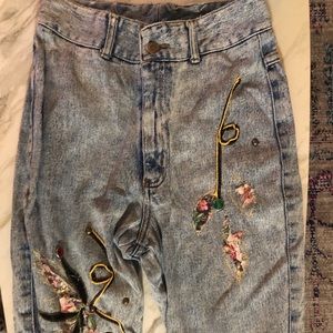 Vintage High Waisted Jeans Embroidered